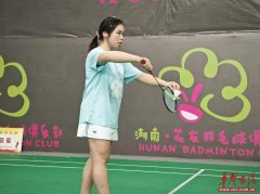 大学生创业101 龙羽：羽毛球拍“扣”出最美的青